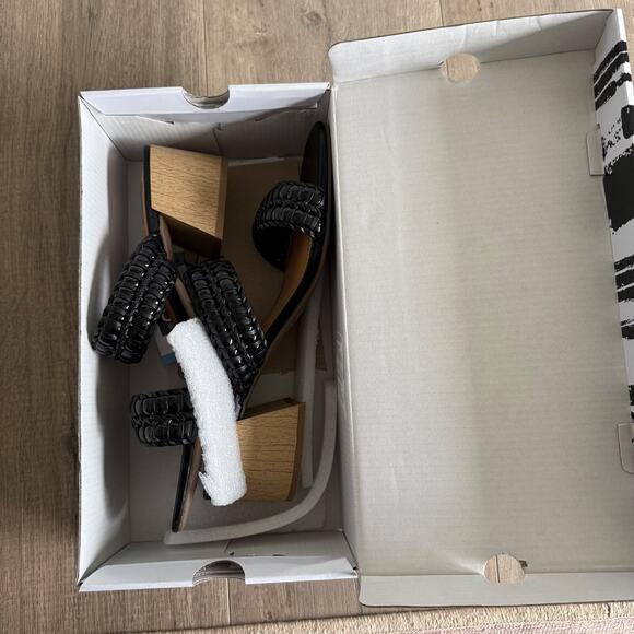 Dolce Vita Black Woven Sandals - Picture 8 of 8